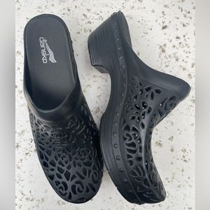 Dansko ladies Sz 41 New Clogs